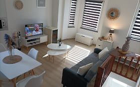 Maison Chaleureuse avec parking gratuit